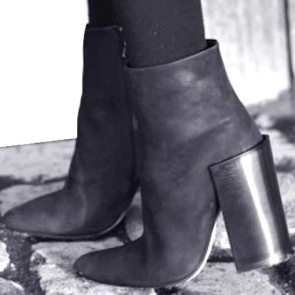 BLACK Short Block Heel ANKLE BOOT - Picture 3 of 10